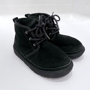 Ugg Neumel II Suede Boot Kids Black Chukka Wool Lining 1017320K Size 2